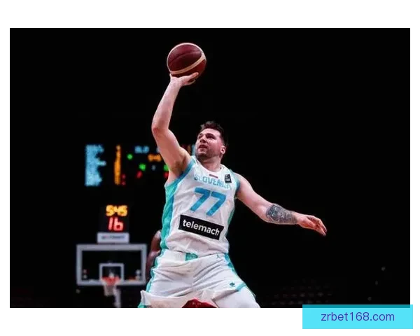 林书豪解析东契奇进攻技巧偏好左侧单打后撤步展现联盟顶级柔和手感